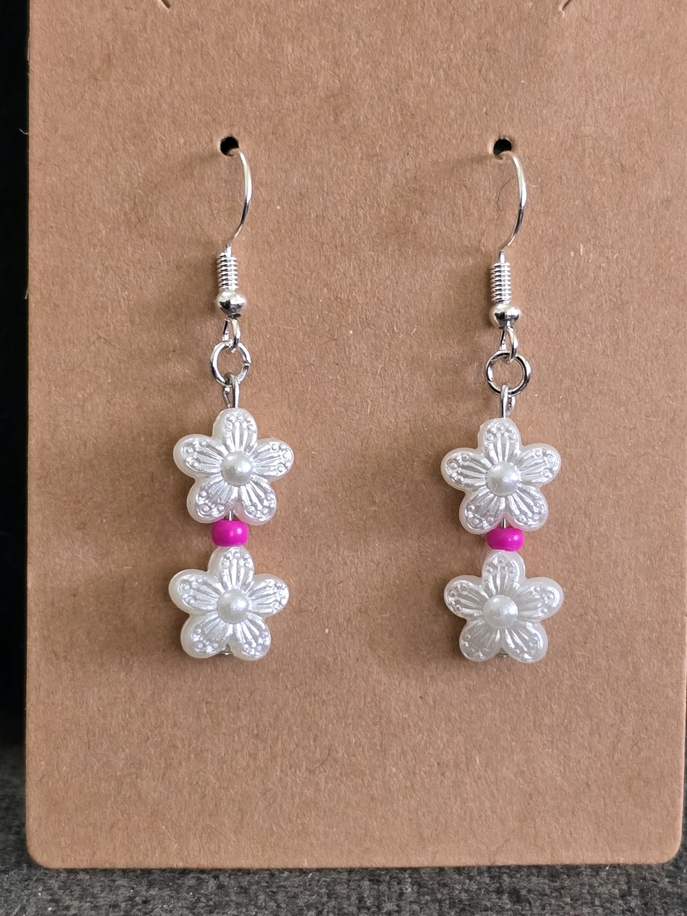 Handmade White and Pink Flower Beaded Earrings 🌸 NWT - Picture 3 of 5